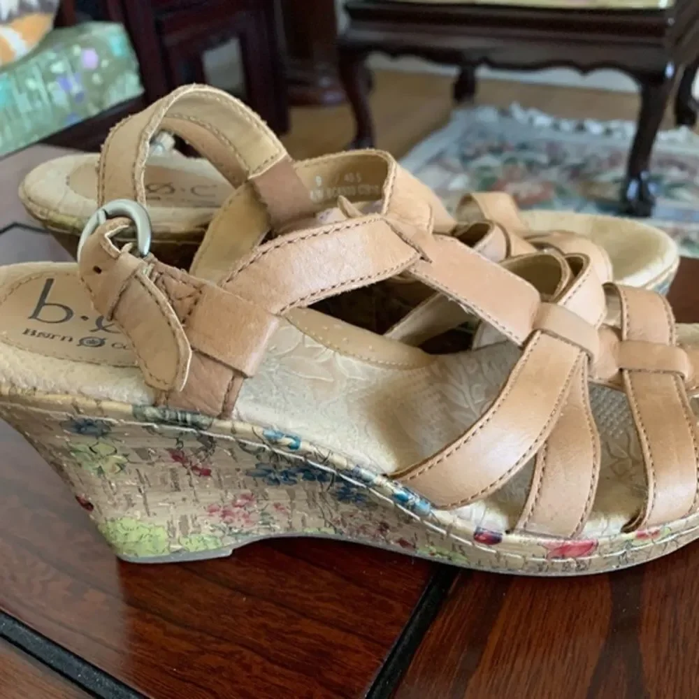 Born BOC BEIGE LEATHER SANDALS SIZE US 9​​​​